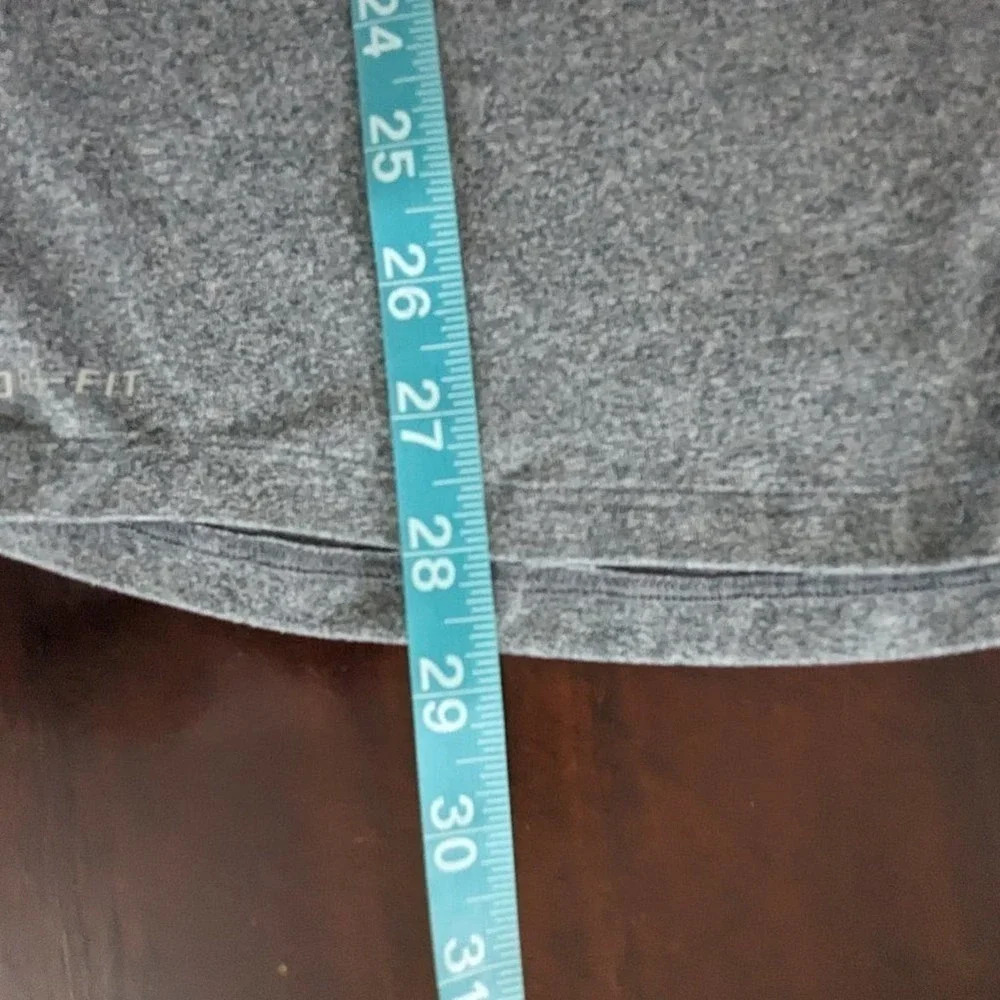 Nike Running Dri-Fit Gray half zip with reflective strips size Medium - Picture 7 of 9